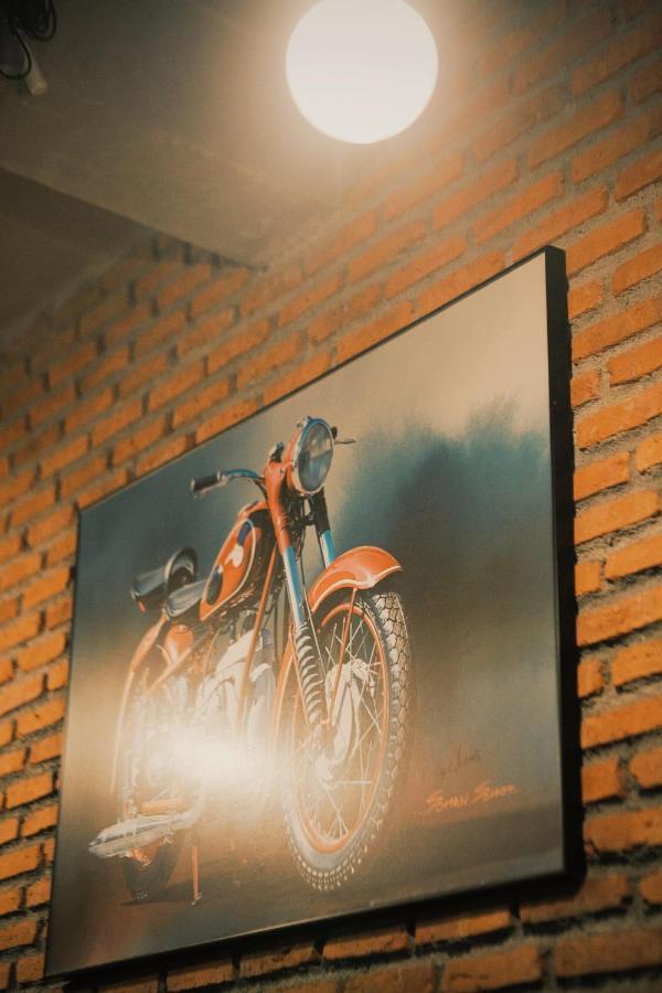 Labkoff Cafe And Hostel Kanchanaburi Buitenkant foto