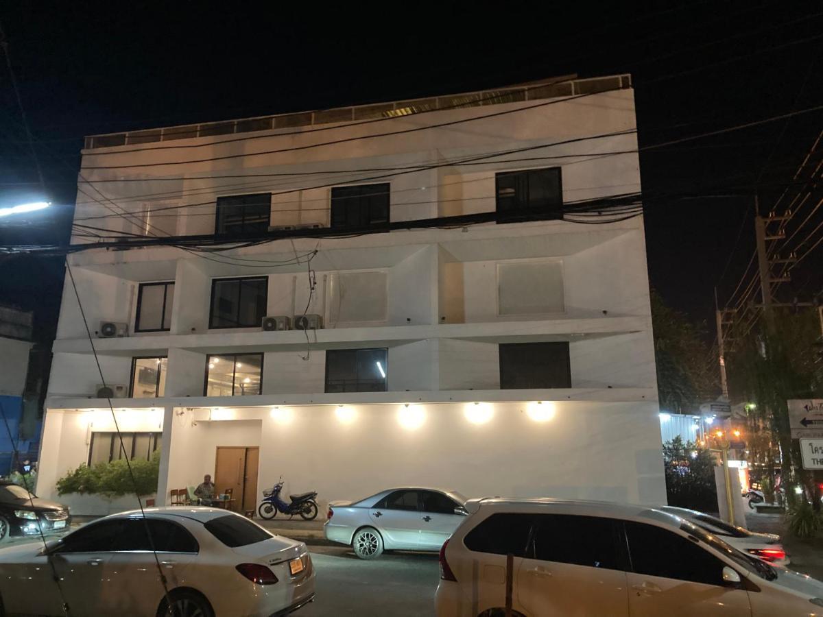 Labkoff Cafe And Hostel Kanchanaburi Buitenkant foto