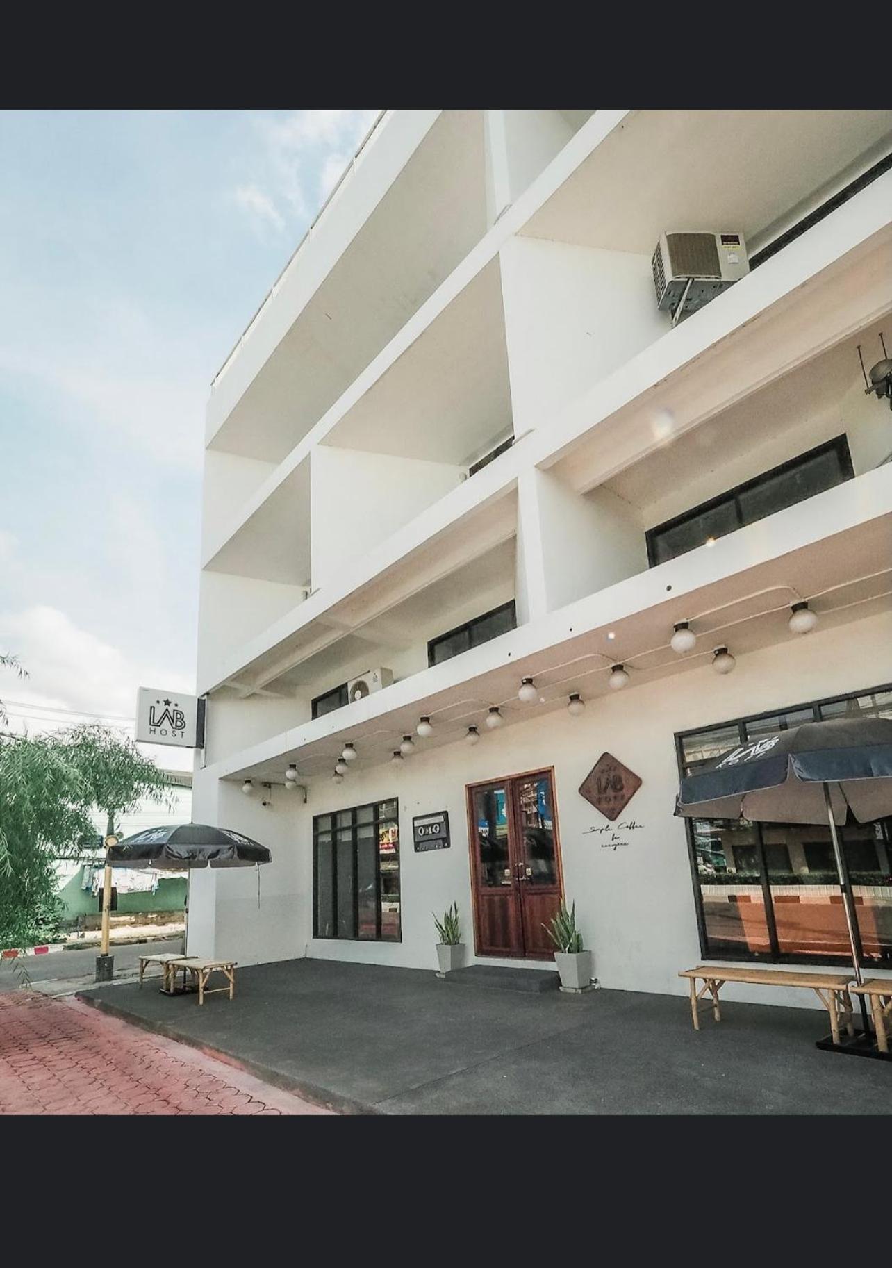 Labkoff Cafe And Hostel Kanchanaburi Buitenkant foto